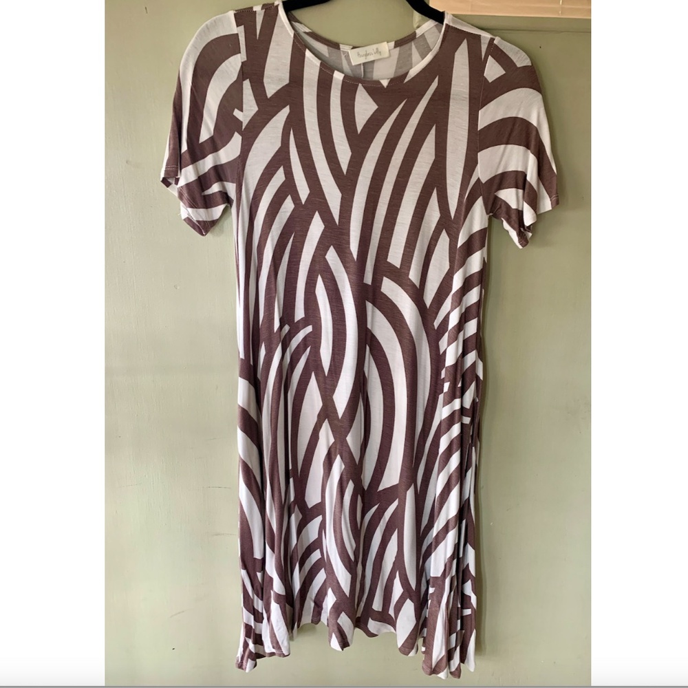 Hourglass Lily Dress